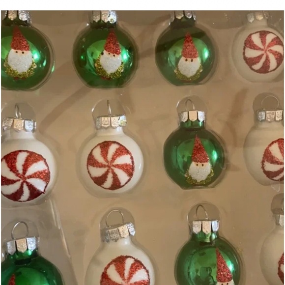 🪞 NEW set of 20 Mini candy cane / gnome printed holiday ornaments decorations - Picture 3 of 5